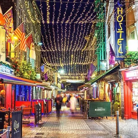 Centre Escape With Large Terrace, Sleeps 7 *