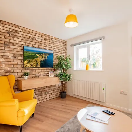 Centre Escape With Large Terrace, Sleeps 7 * Galway