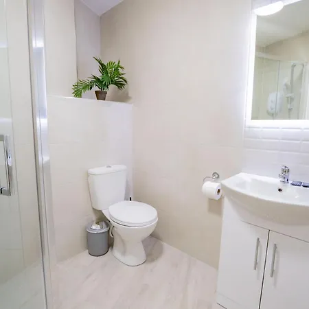 Lägenhet Centre Escape With Large Terrace, Sleeps 7 Galway