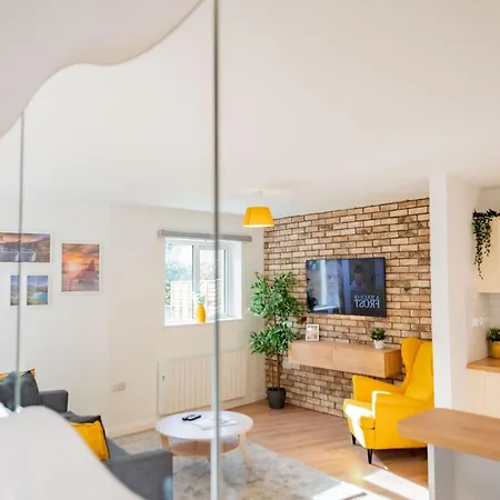 Centre Escape With Large Terrace, Sleeps 7 Апартаменты Голуэй