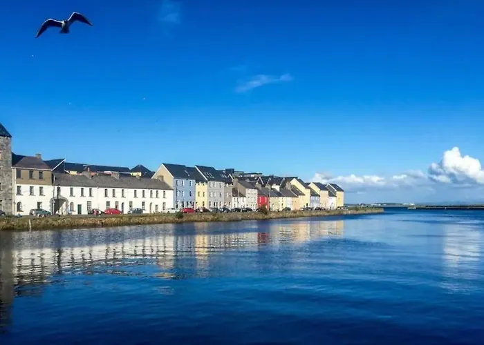 Centre Escape With Large Terrace, Sleeps 7 Lägenhet Galway