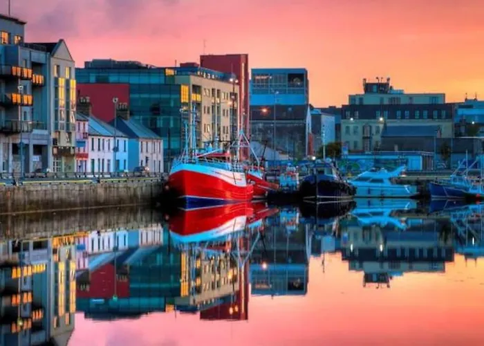 Centre Escape With Large Terrace, Sleeps 7